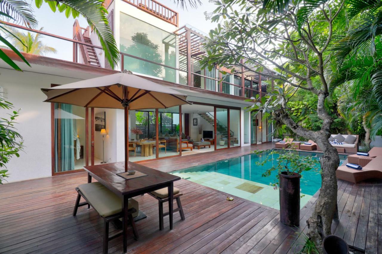 Axis Villa, Villa