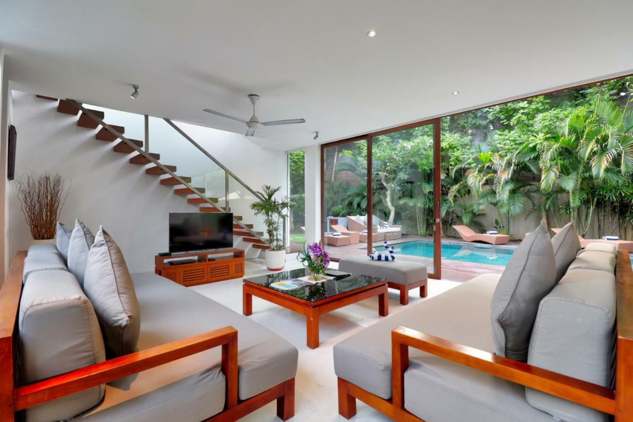 Axis Villa, Villa *